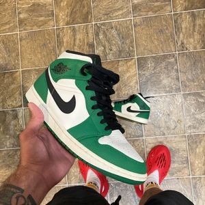 Jordan 1 Mid Pine Green
